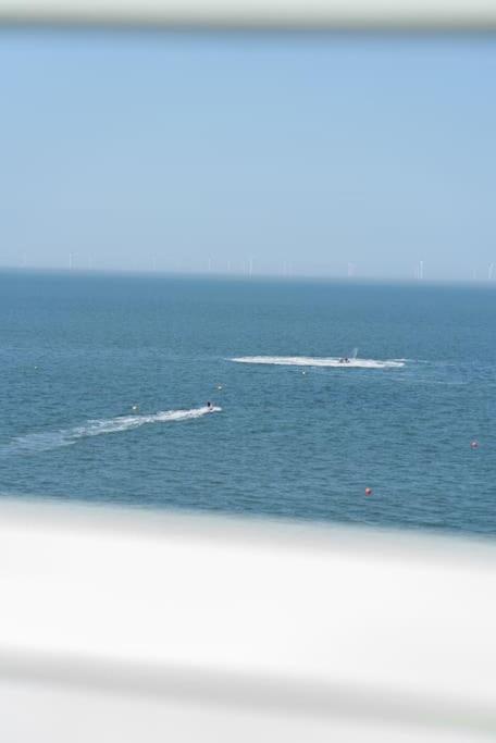 Luxury Duplex Penthouse On The Beach With Panoramic Sea Views Herne Bay Exterior foto